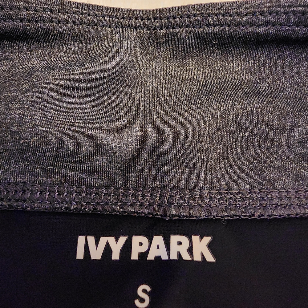 Ivy Park Black Capris Size Small. Excellent Condition No Flaws!! - Picture 2 of 4